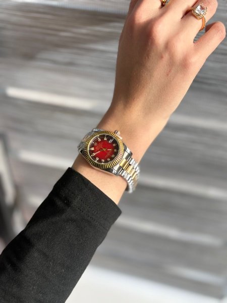 ساعه روليكس ارضيه لون احمر